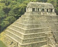Pyramida v Palenque